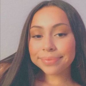 Meet your Posher, Selena